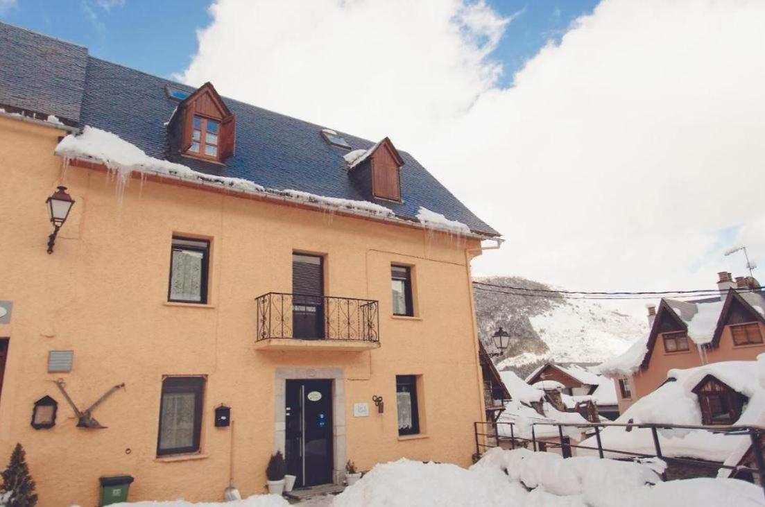 Petit Verneda Casau Exteriér fotografie